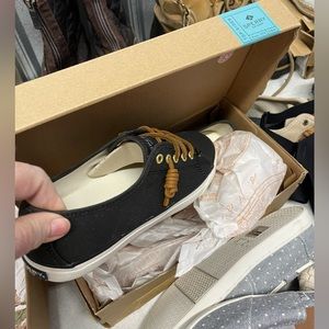 Sperry New in box black topsiders size 7. Never been worn.